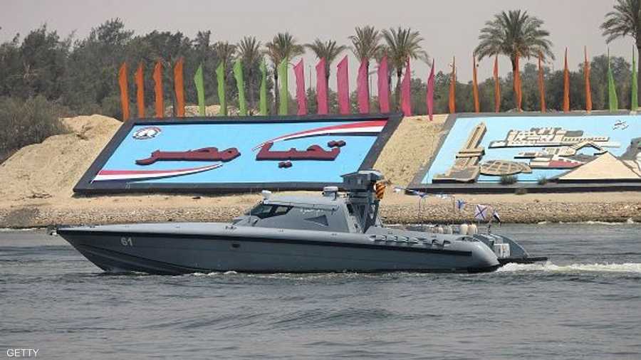 فرضت قوات الجيش المصري إجراءات أمن صارمة في مدن القناة الثلاث