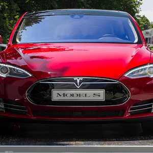 سيارة تسلا الكهربائية