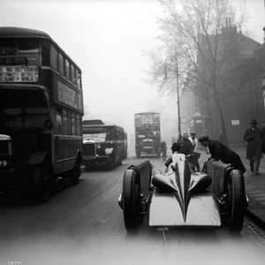 سيارة السهم الذهبي