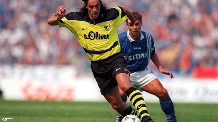 باولو سوزا مدرب فيورنتينا الحالي بقميص بوروسيا دورتموند