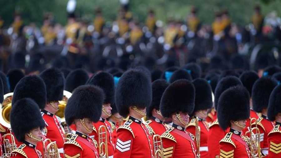 الخوذات الشهيرة تميز عناصر حرس الشرف البريطاني