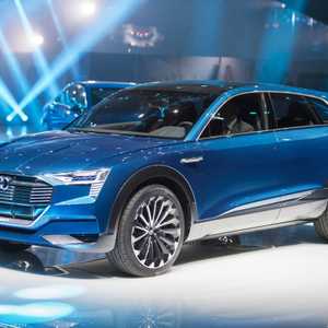 سيارة كهربائية