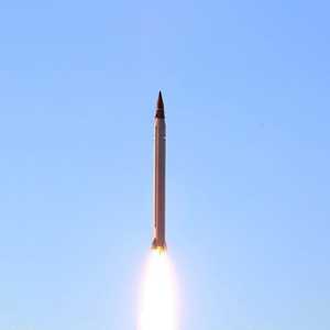 عرض لإطلاق صاروخ عماد الجديد الذي نقلته التلفزة الإيرانية