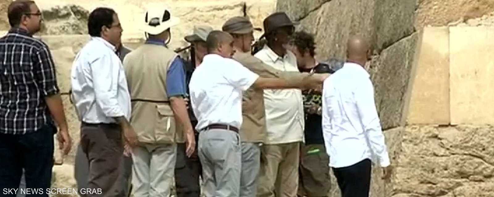 مورغان فريمان وصل منطقة الأهرامات صباح الجمعة قبيل مغادرته إلى القدس