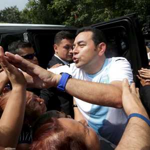 حقق جيمي موراليس فوزا ساحقا في انتخابات الرئاسة بغواتيمالا