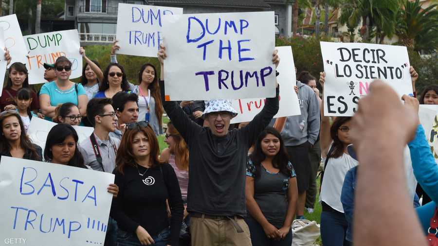 ولأن ترامب يعد من القادمين الجدد إلى الميدان السياسي، طالما ما تعقب تصريحاته مظاهرات ضده