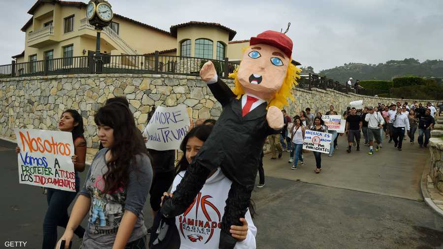 خلقت تصريحاته العشوائية حالة من الشعبية له، وقد استخدم مناصروه ومناهضوه أيضا دمى تحاكيه