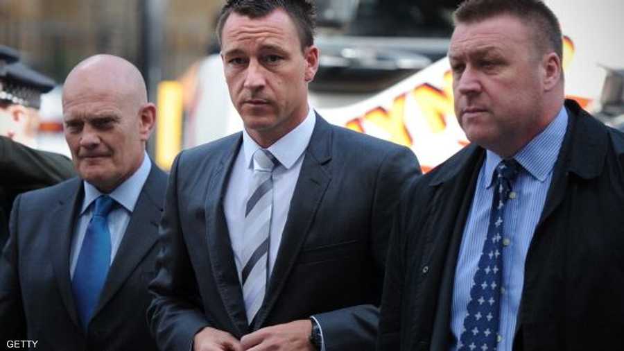 كشفت منابر إعلامية عن علاقة لجون تيري مع عارضة الملابس الداخلية الفرنسية فانيسا بيرونسيل.