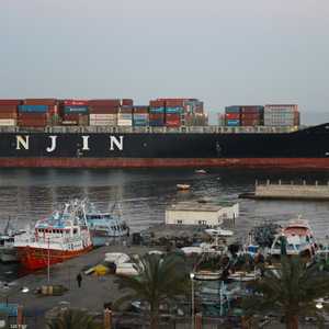 سفينة حاويات كورية في ميناء بورسعيد