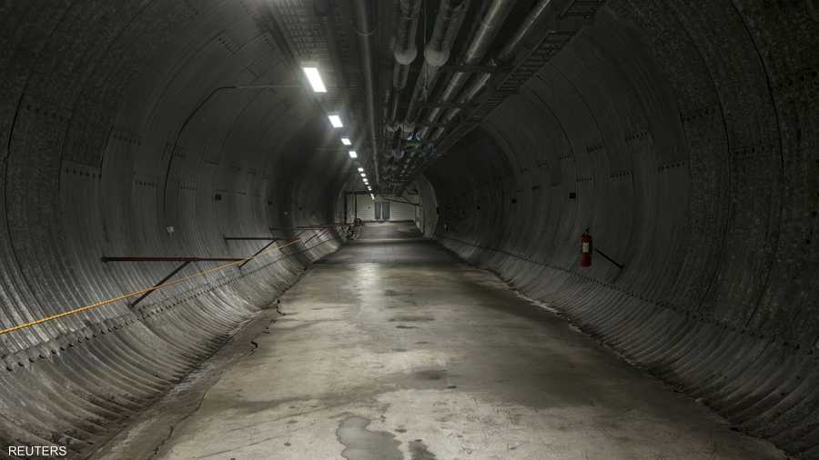 يحتفظ في القبو بأكثر من 860 ألف عينة من جميع دول العالم تقريبا