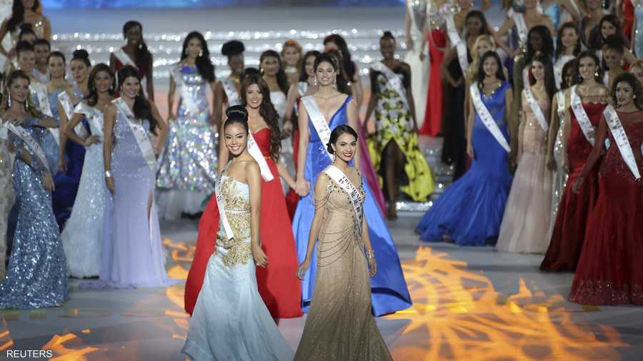 متسابقات في الحفل الختامي