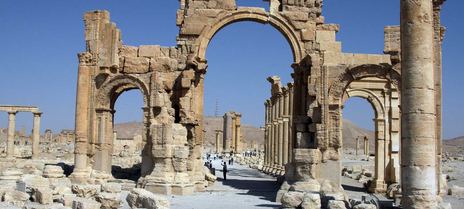 وقعت مدينة تدمر الأثرية بقبضة داعش بعدما أقدم التنظيم على تدمير آثار الموصل ونينوى