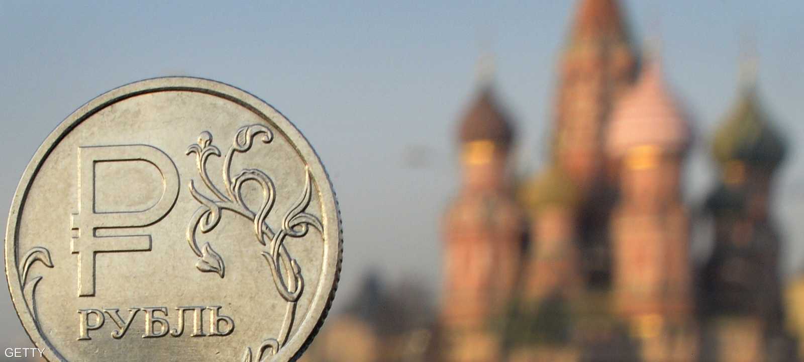 الروبل الروسي يتلقى ضربات ممتالية منذ 2014