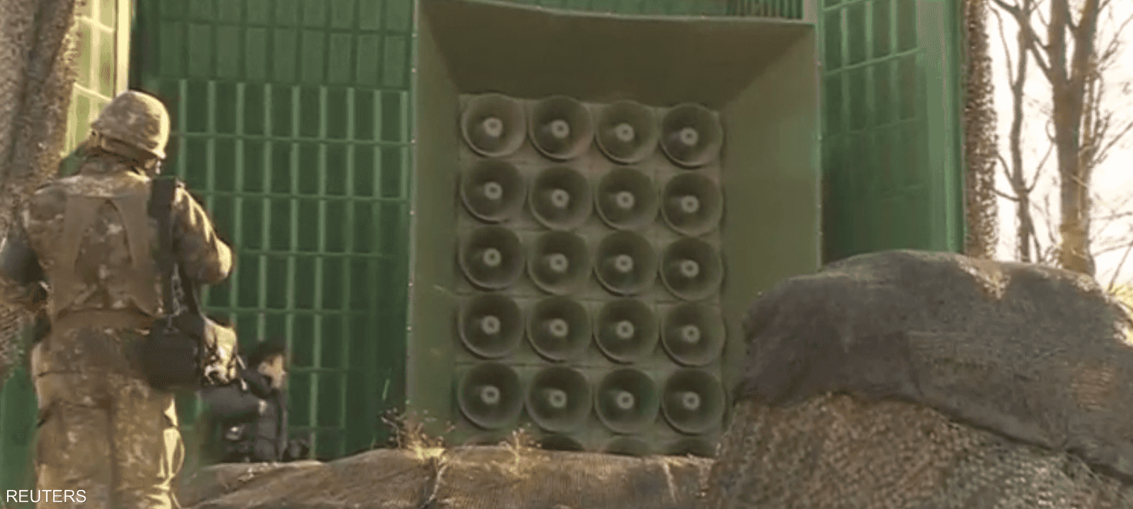 من فيديو لرويتز مكبرات صوت تبث دعاية إلى كوريا الشمالية