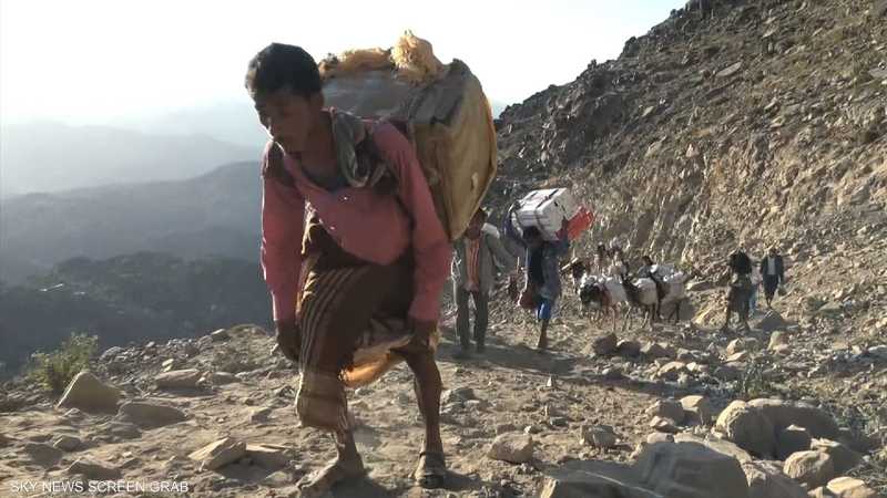 مشاهد من معاناة أهالي تعز المحاصرة باليمن