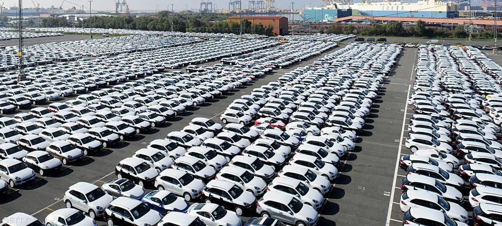 الجزائر ستكتفي باستيراد 152 ألف سيارة فقط عام 2016 (أرشيف)