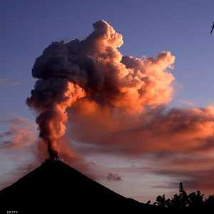 انبعاثات البركان تشكل خطرا محدقا بحركة الملاحة المحلية