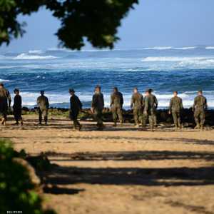جنود بمشاة البحرية الأميركية يشاركون في عمليات بحث عن زملائهم في هاواي