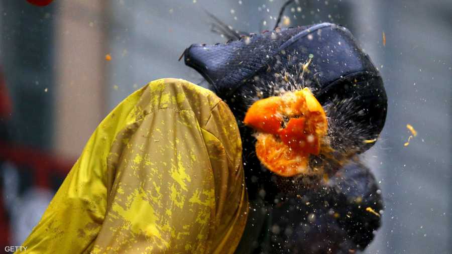 بعض المشاركين ارتدوا أقنعة على وجوههم