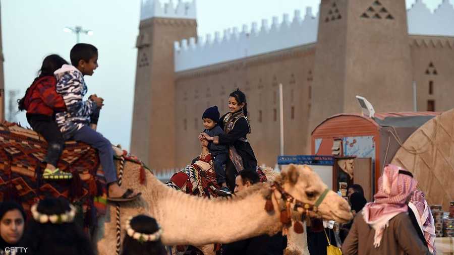 تأكيد الاهتمام بالتراث السعودي وتذكير الأجيال القادمة به