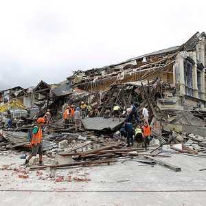 ضرب زلزال بقوة 5.7 درجات على مقياس ريختر