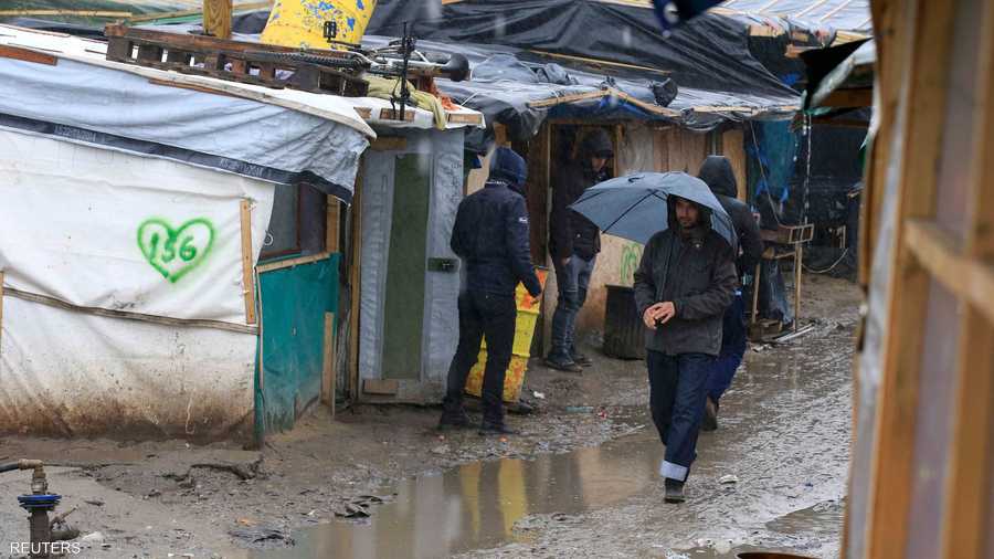 عن قرب تظهر العشوائية جلية