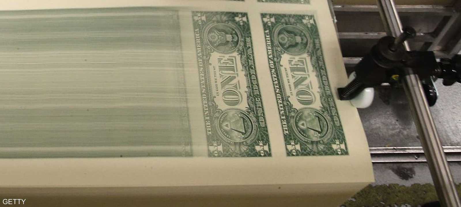 الدولار ارتفع أمام العملات الرئيسية