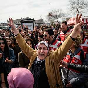 تركيات يتظاهرن وسط إسطنبول بمناسبة يوم المرأة العالمي