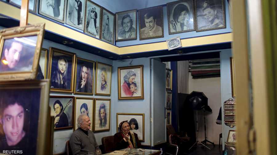 نجوم عديدون التقطوا الصور في هذا الاستديو