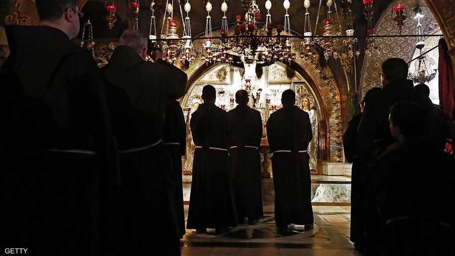 أغلقت الشرطة الإسرائيلية العديد من الطرق إلى البلدة القديمة