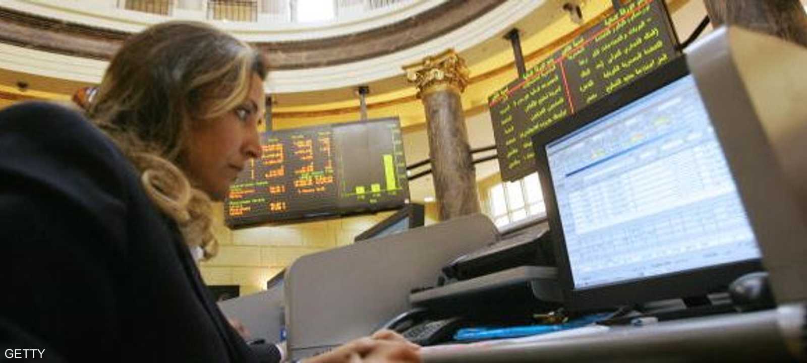 إحدى المتعاملات في البوريصة المصرية - أرشيف.