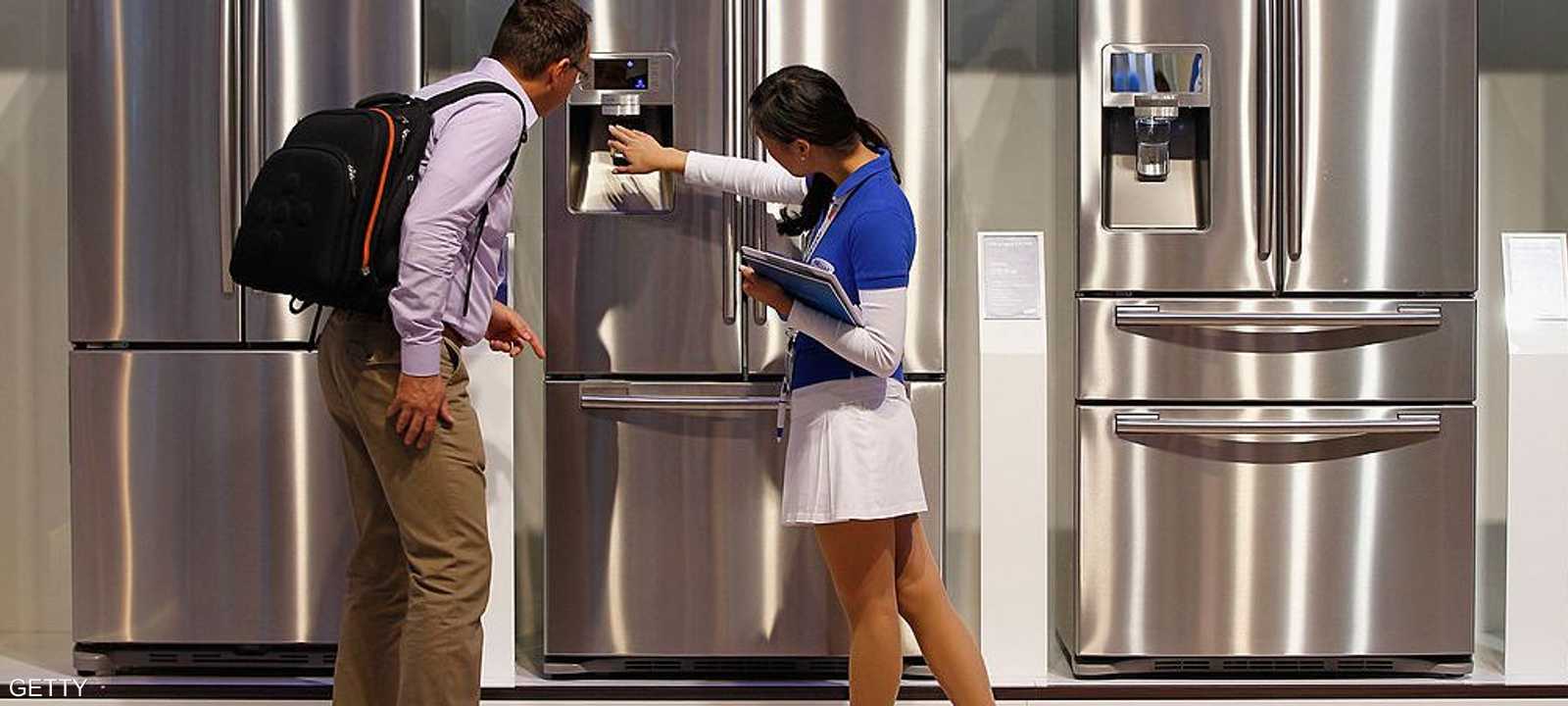 كاميرا الثلاجة ترصد حركة البكتيريا فوق الطعام