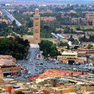منظر عام لأحد ميادين مدينة مراكش بالمغرب