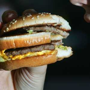 حمية المتوسط قد تنقذ الأشخاص الذين يتناولون الوجبات السريعة