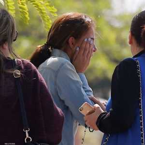 أقارب وأصدقاء ركاب طائرة مصر للطيران المفقودة لدى وصولهم إلى مطار القاهرة