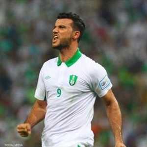 عمر السومة نجم الأهلي السعودي