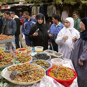 سوق شعبي في الجزائر - أرشيفية