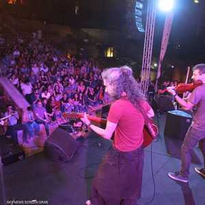 من إحدى الحفلات الموسيقية في أسواق بيروت