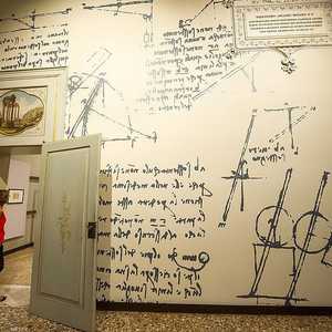 الخربشات المدونة عبر قصاصات ورقية هي عبارة عن قوانين الاحتكاك الفيزيائية