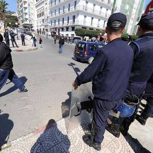 عناصر من الشرطة الجزائرية (أرشيف)