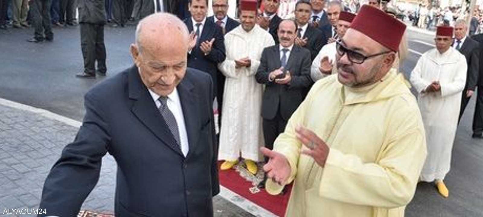 تداول نشطاء شبكات التواصل الاجتماعي بكثافة صورة الحدث، بالنظر إلى مكانة اليوسفي الكبيرة