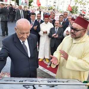 تداول نشطاء شبكات التواصل الاجتماعي بكثافة صورة الحدث، بالنظر إلى مكانة اليوسفي الكبيرة