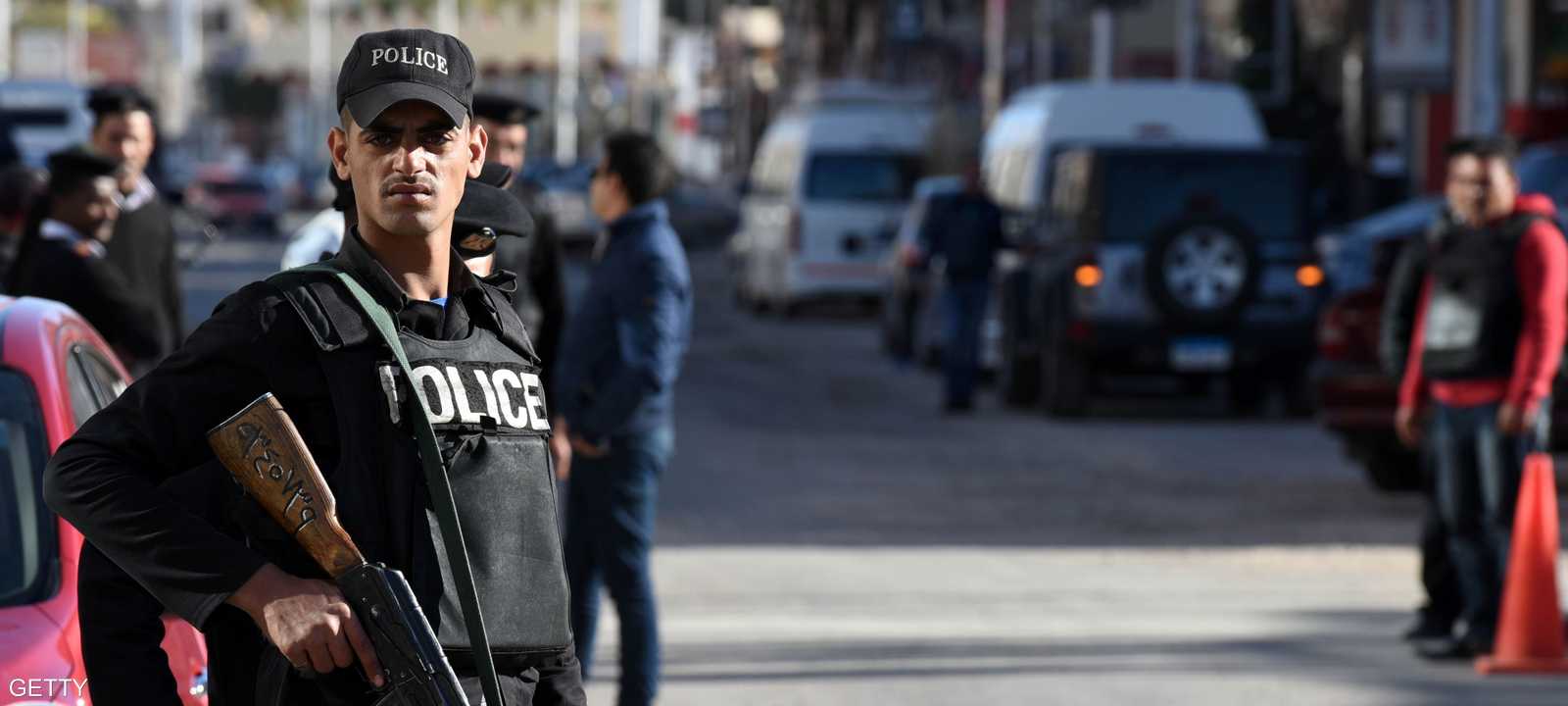 الشرطة ألقت القبض على المتهم بمساعدة الأهالي