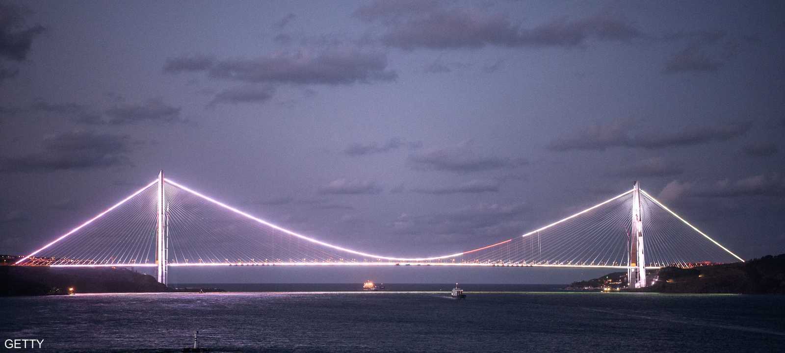 الجسر هو الثالث فوق مضيق البسفور