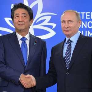 رئيس الوزراء الياباني شينزو آبي والرئيس الروسي فلاديمير بوتن