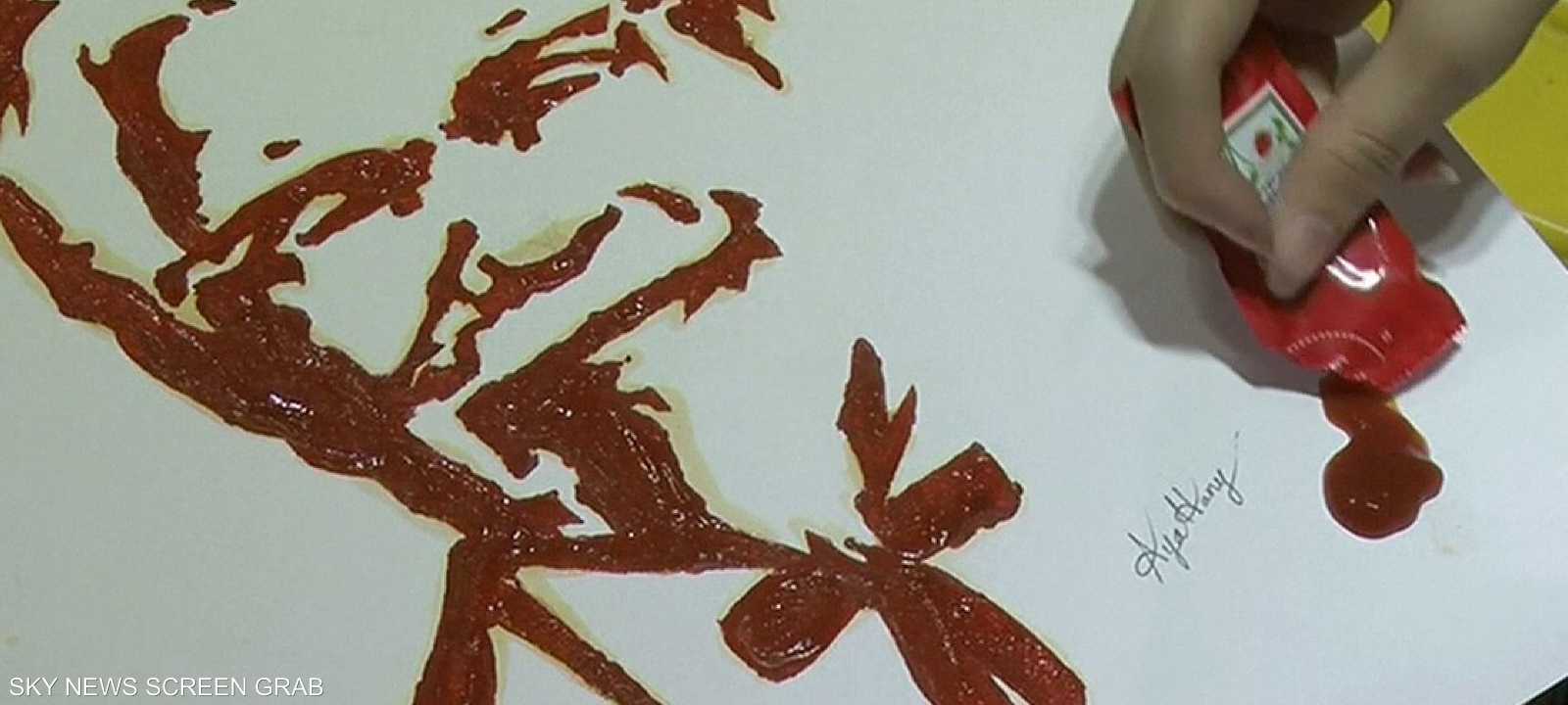 مصرية ترسم لوحات من طعام ثم تأكلها