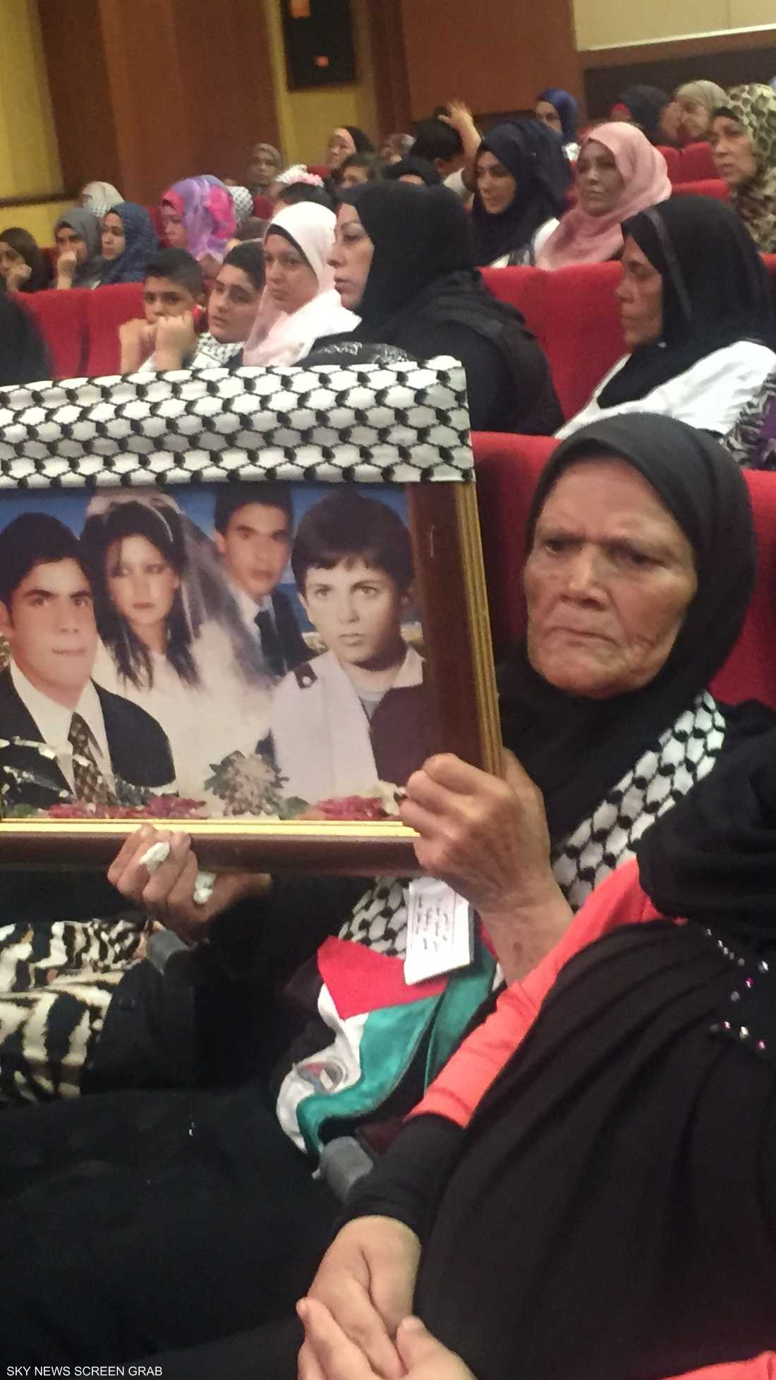 أمهات الضحايا يتذكرن أبناءهن ضحايا المجزرة