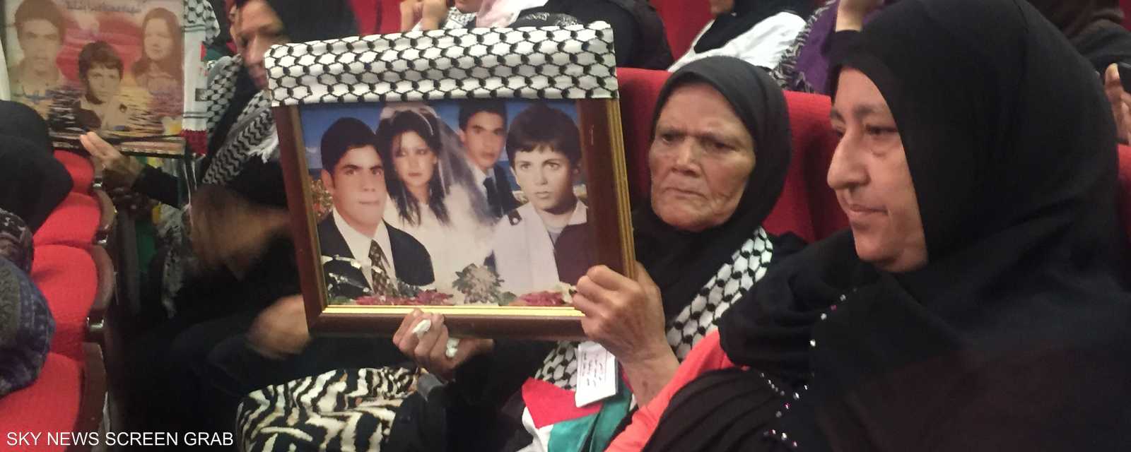 أمهات الضحايا يتذكرن أبناءهن ضحايا المجزرة