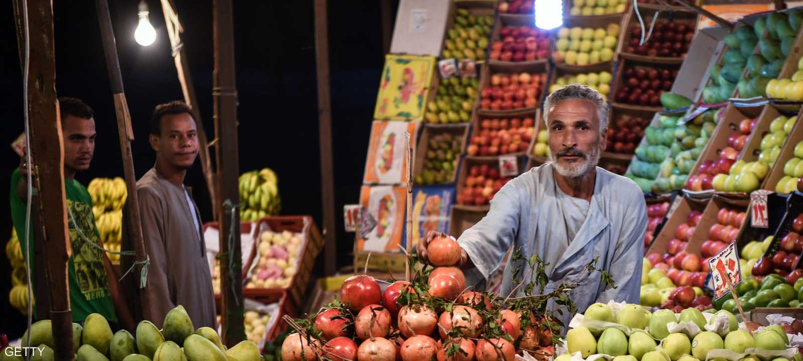 بائع في أحد شوارع القاهرة