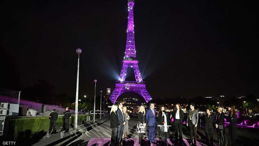 إضاءة البرج باللون الوردى ليس مجرد رمز، بل علامة على الانتصار على المرض الخطير.